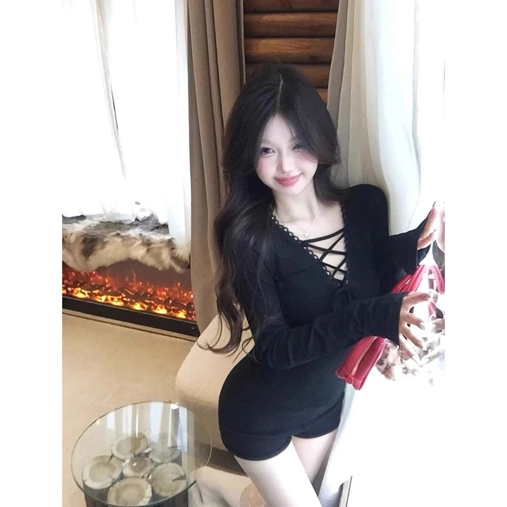 纯欲花边V领绑带长袖打底T恤2025新款加绒加厚修身百搭上衣女