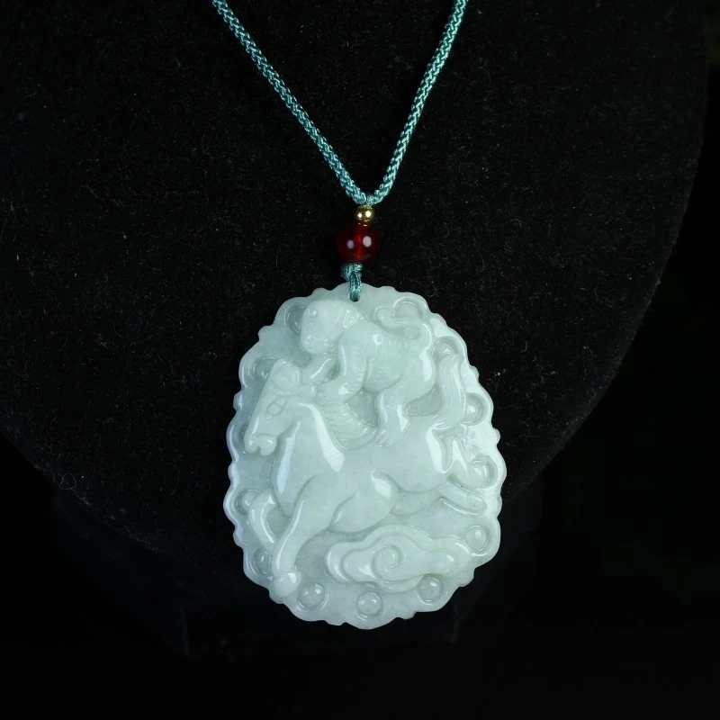 正品翡翠精雕刻马上封侯挂件玉坠男女士时尚翡翠玉佩马上封侯玉佩