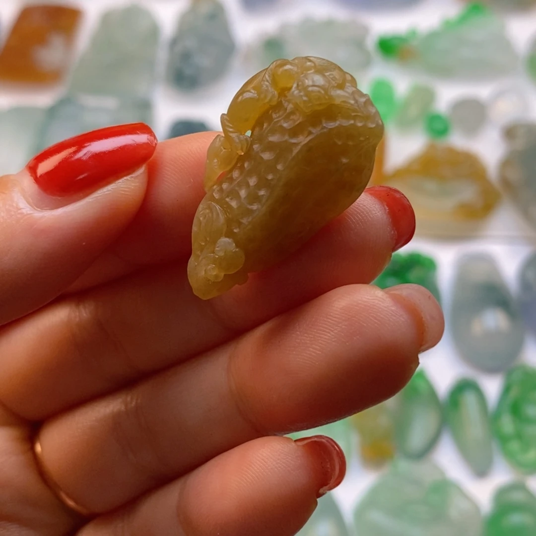定制翡翠未镶嵌生意兴隆