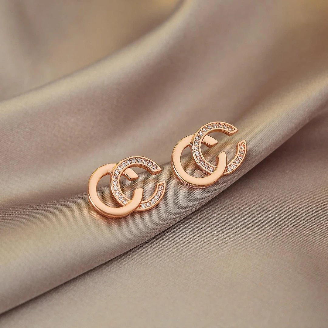 铜合金耳饰 高级感双C耳钉女2024年新款小香风冷淡风气质轻奢耳环