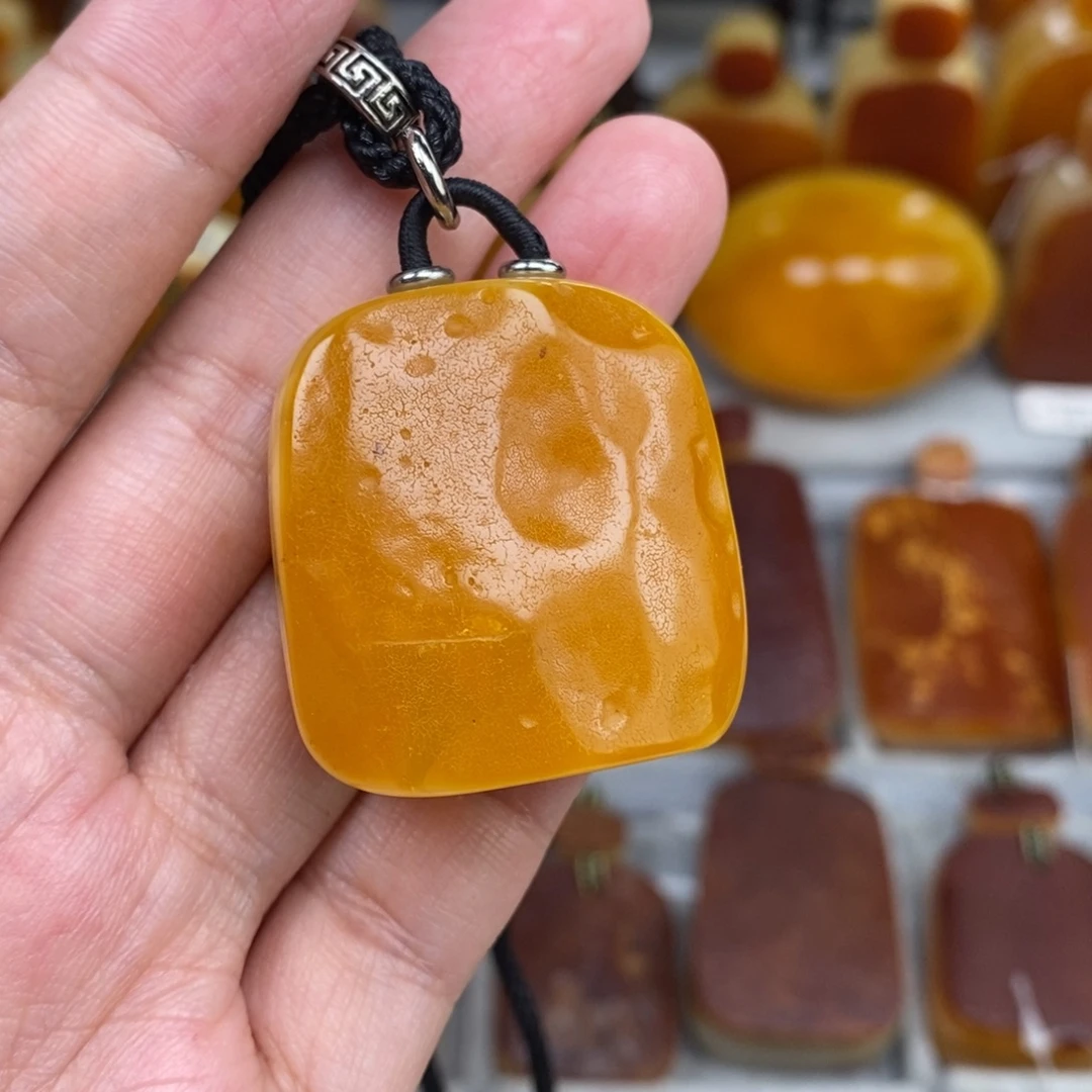 琥珀未镶嵌珠宝奇石