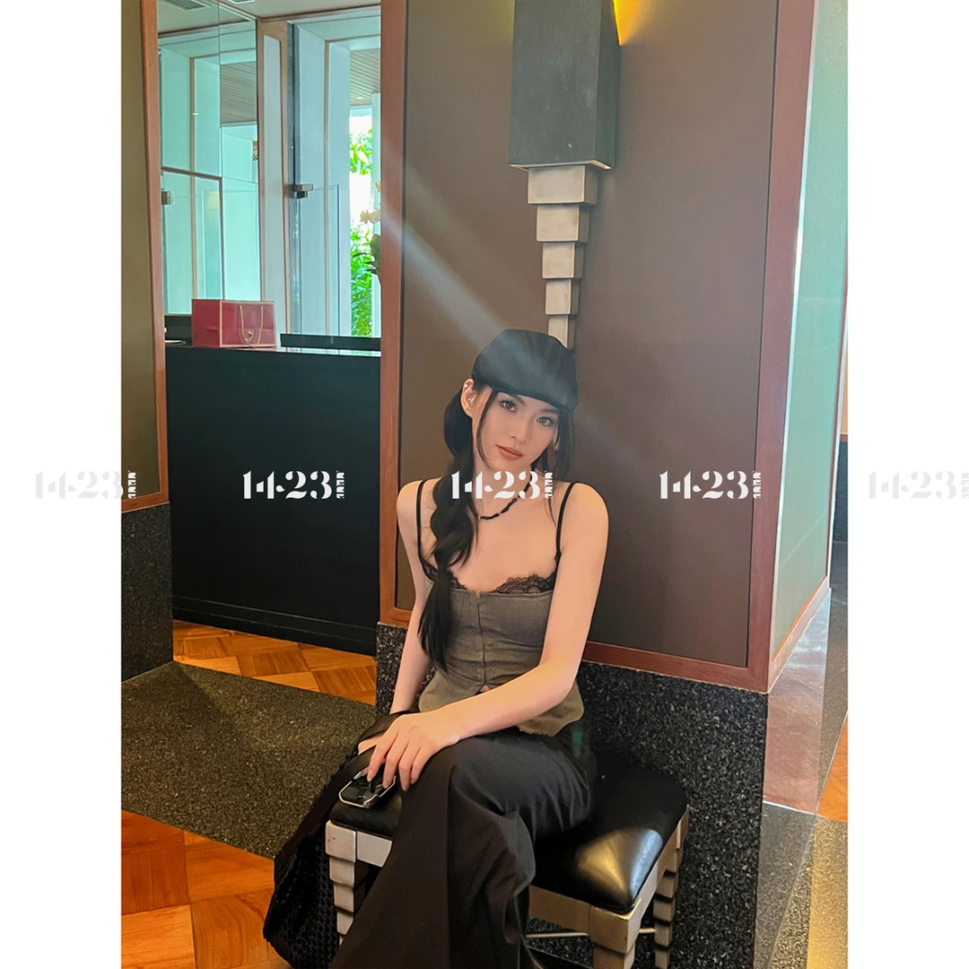 1423【美式辣妹】蕾丝拼接设计感夏季显瘦辣妹吊带小众