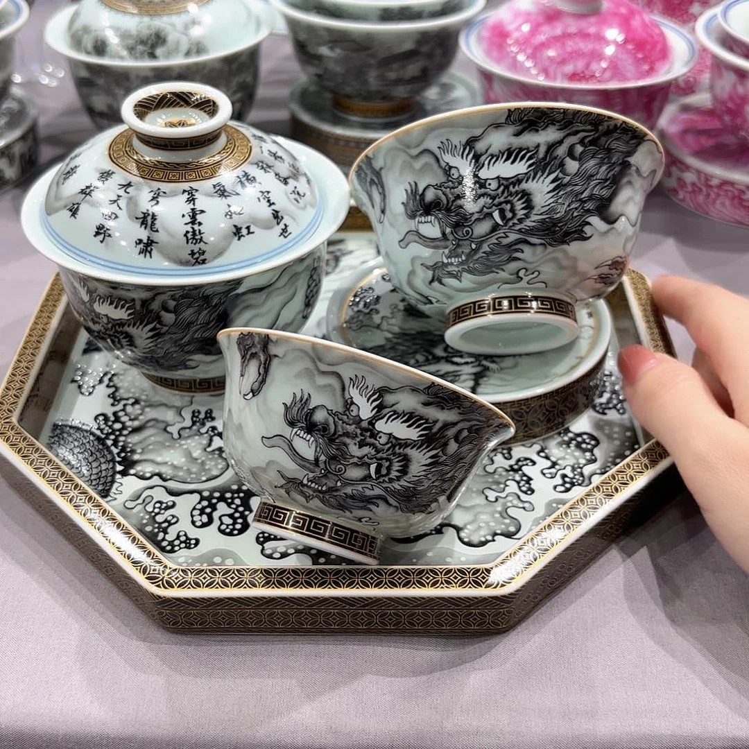 瓷片景德镇瓷器精品陈列