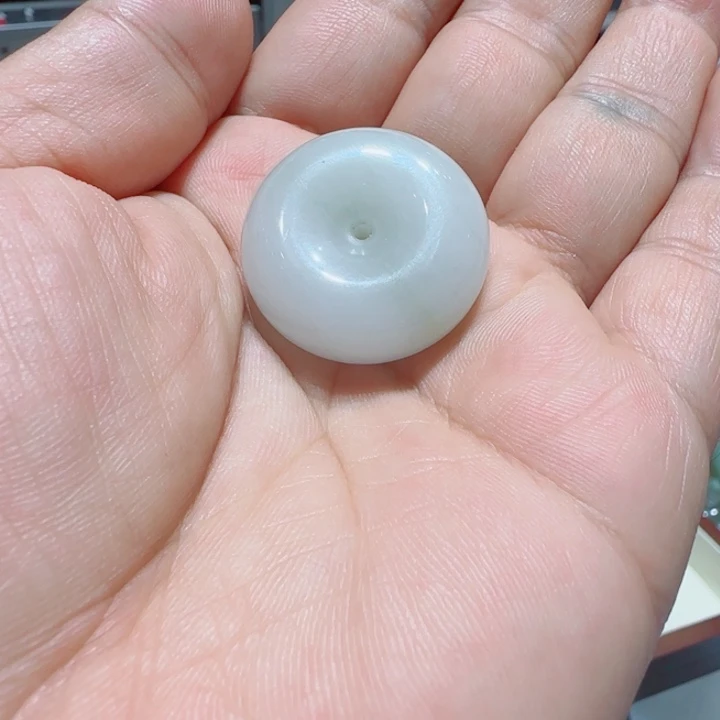 我***油颈饰未镶嵌石英岩玉