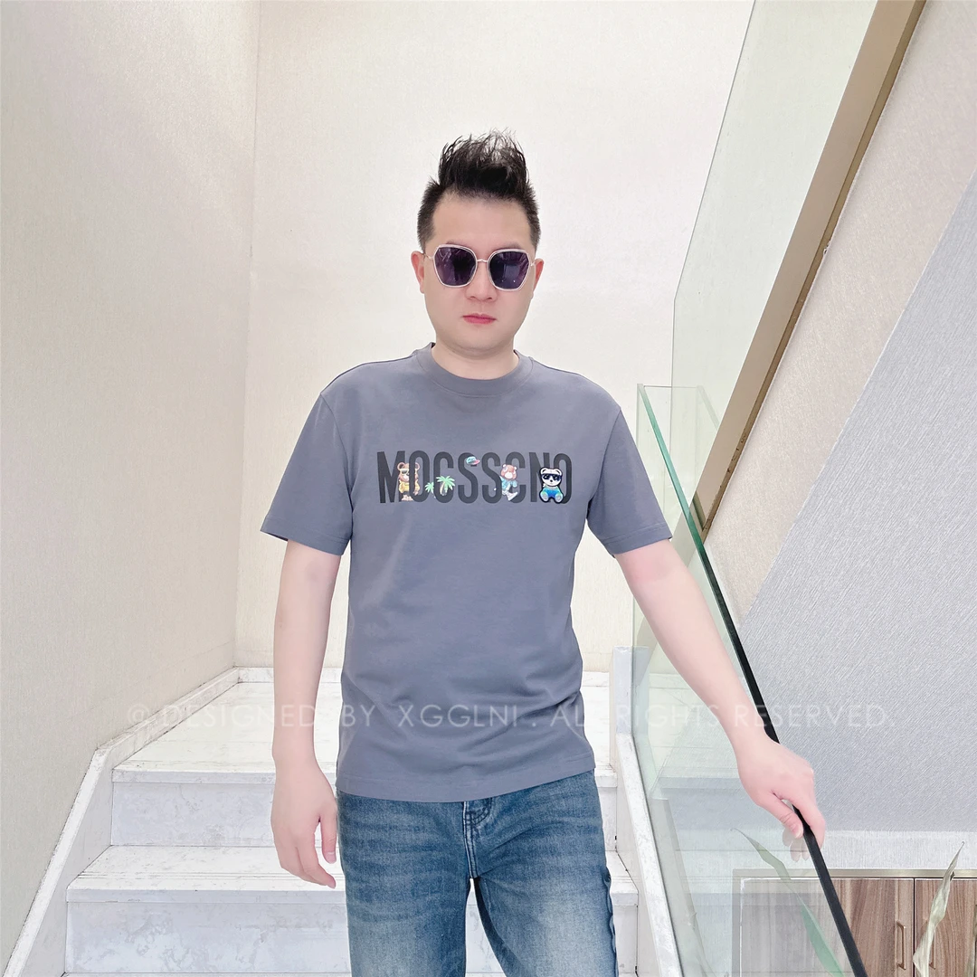 夏季（微阔版）MOCSS小熊穿梭字母间男士品质高端轻奢洋气潮短袖t恤