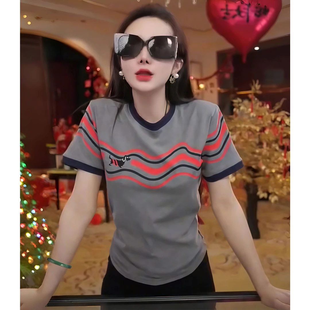 2025夏季新款洋气线条印花圆领短袖棉T恤女时尚气质减龄显瘦上衣