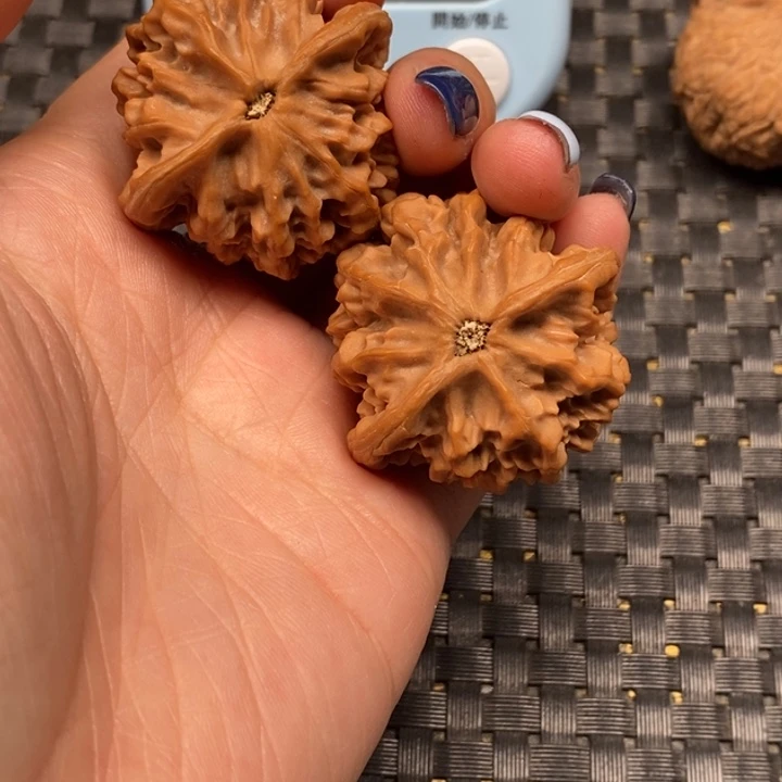 三***洲文玩核桃吊坠秦闷