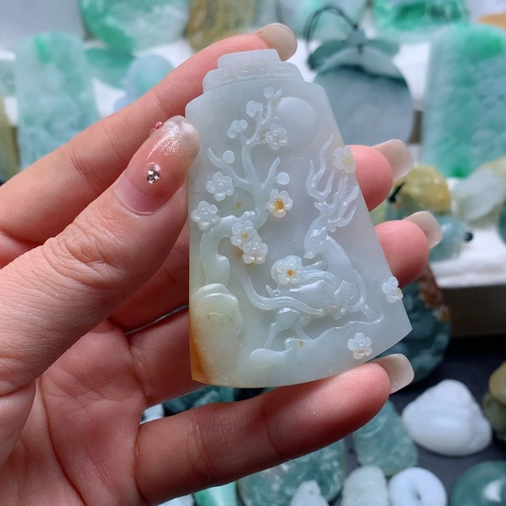 定制翡翠未镶嵌鹿牌