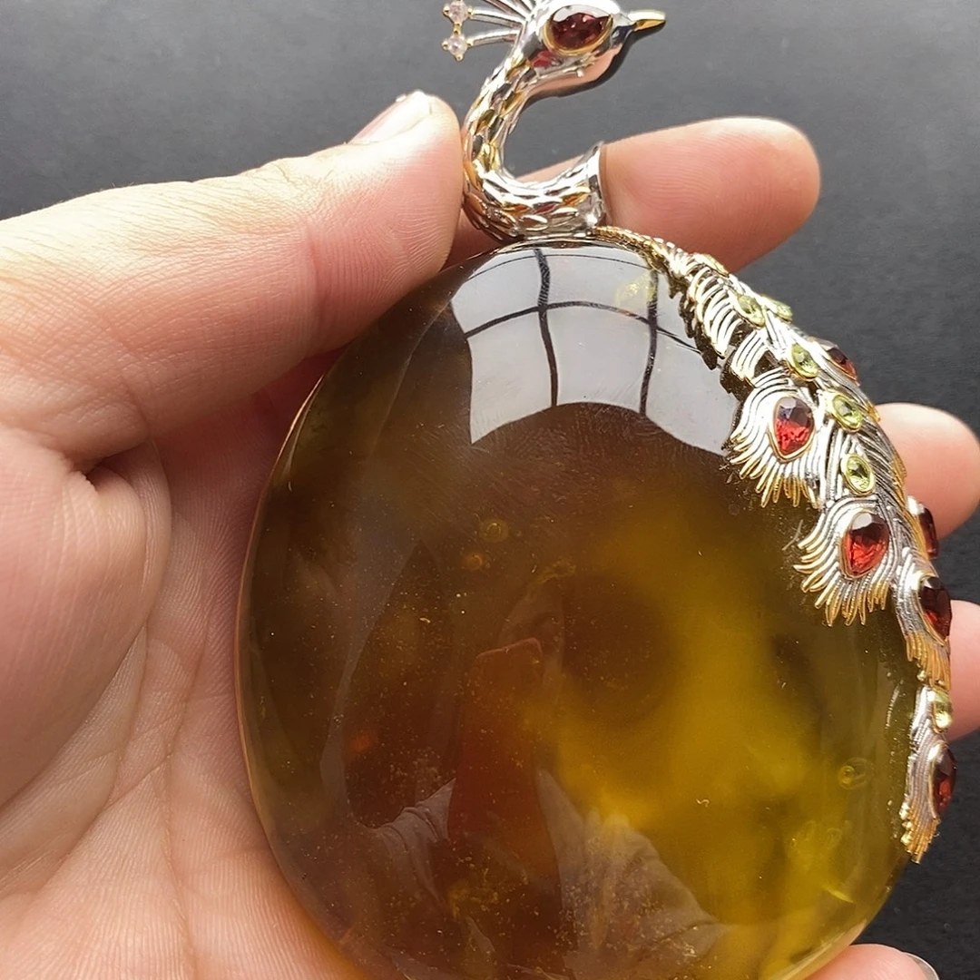 琥珀未镶嵌裸石吊坠