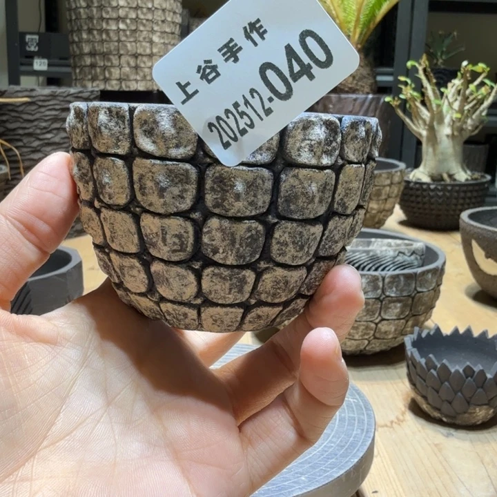 黑陶内口8高6鳄鱼纹