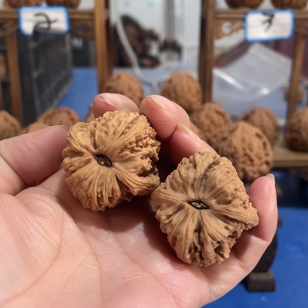 随***舒文玩核桃吊坠文玩核桃南疆石