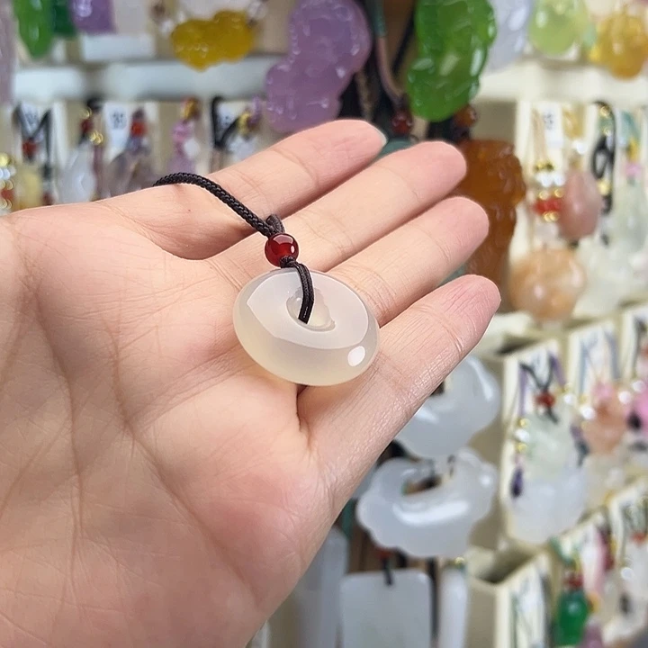 娟***玛瑙/玉髓未镶嵌颈饰