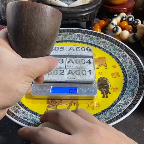 瓷片张*寻呼台等地的艺术家和艺术