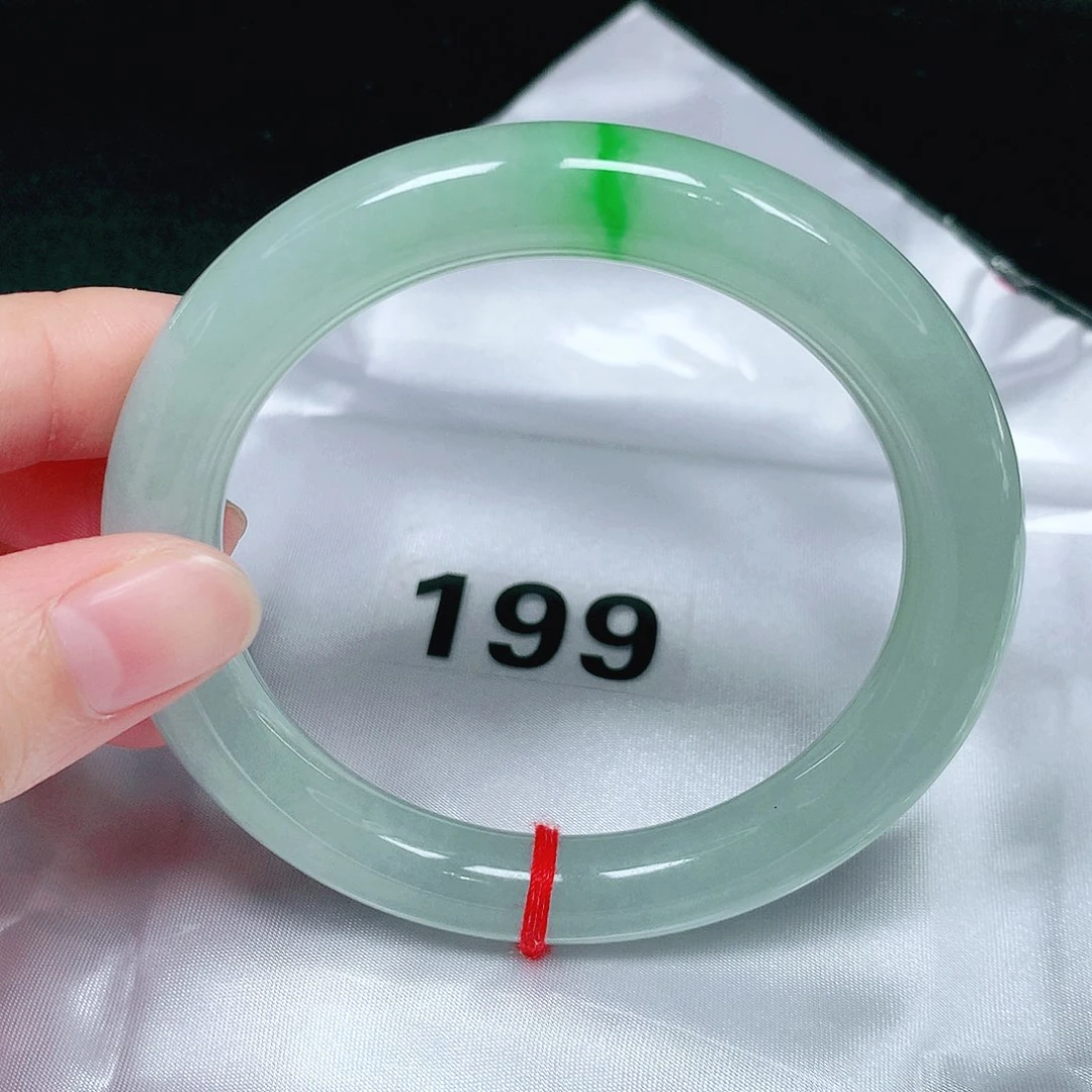 翡翠未镶嵌手镯（圆镯）