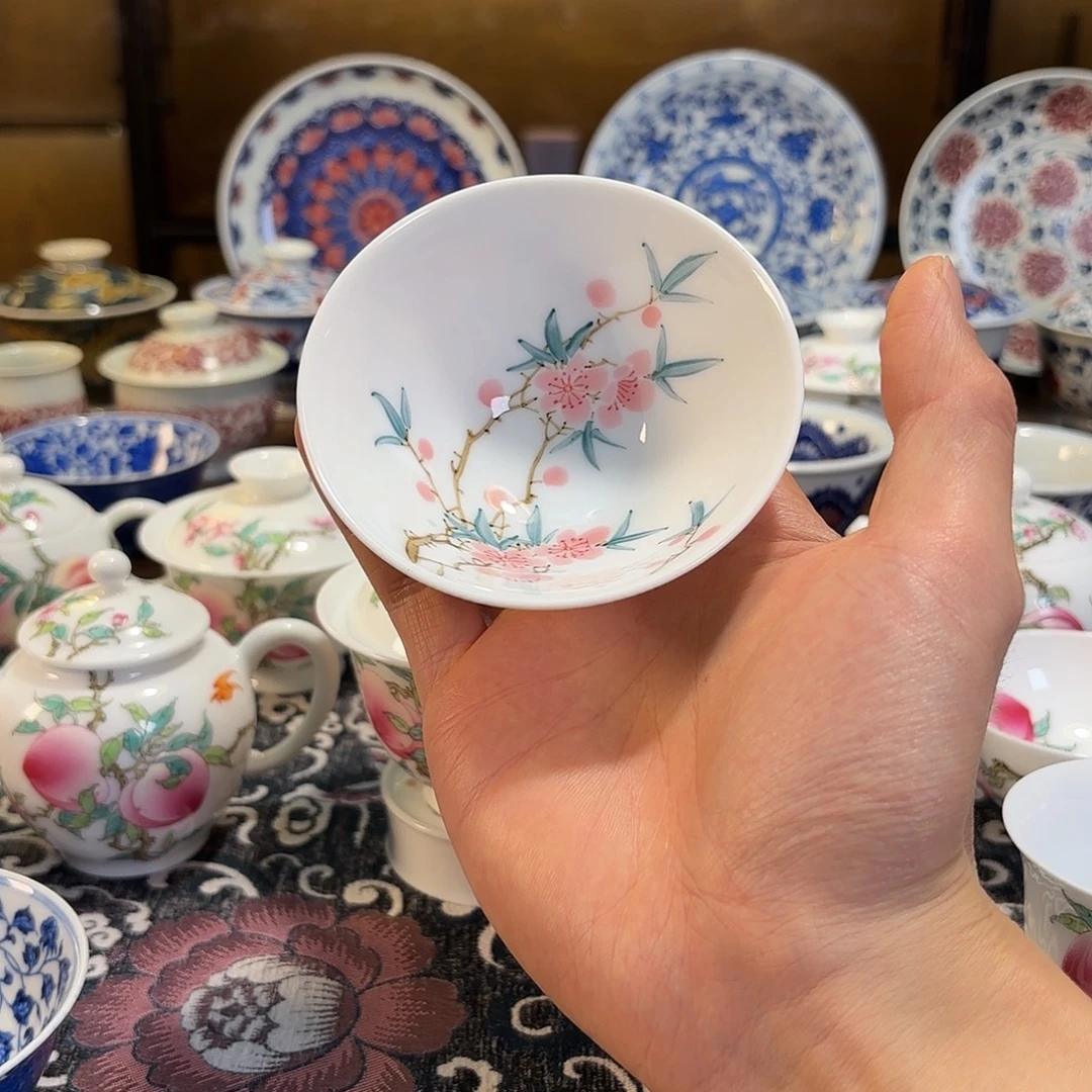 桃花手绘釉下彩斗笠杯