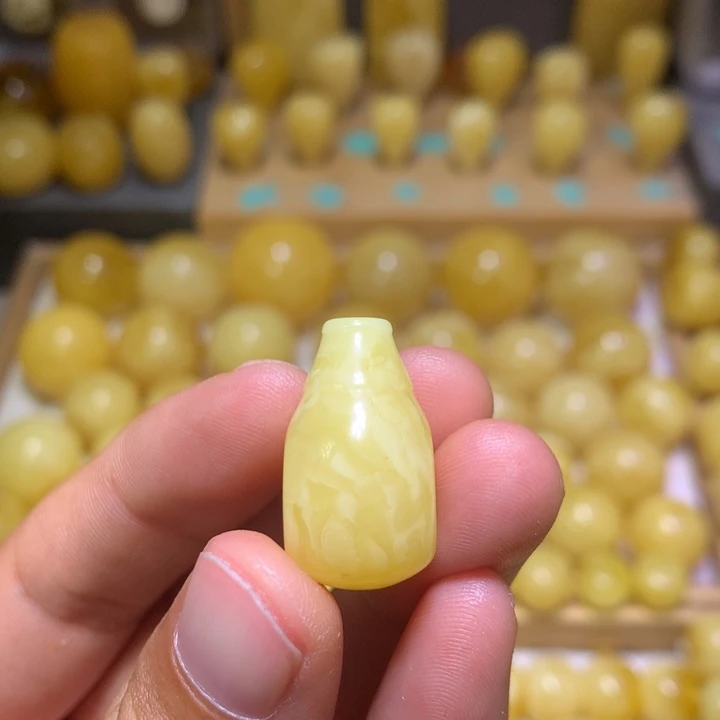 未镶嵌蜜蜡裸石天然俄料浓白花蜜蜡微瑕三通13.1