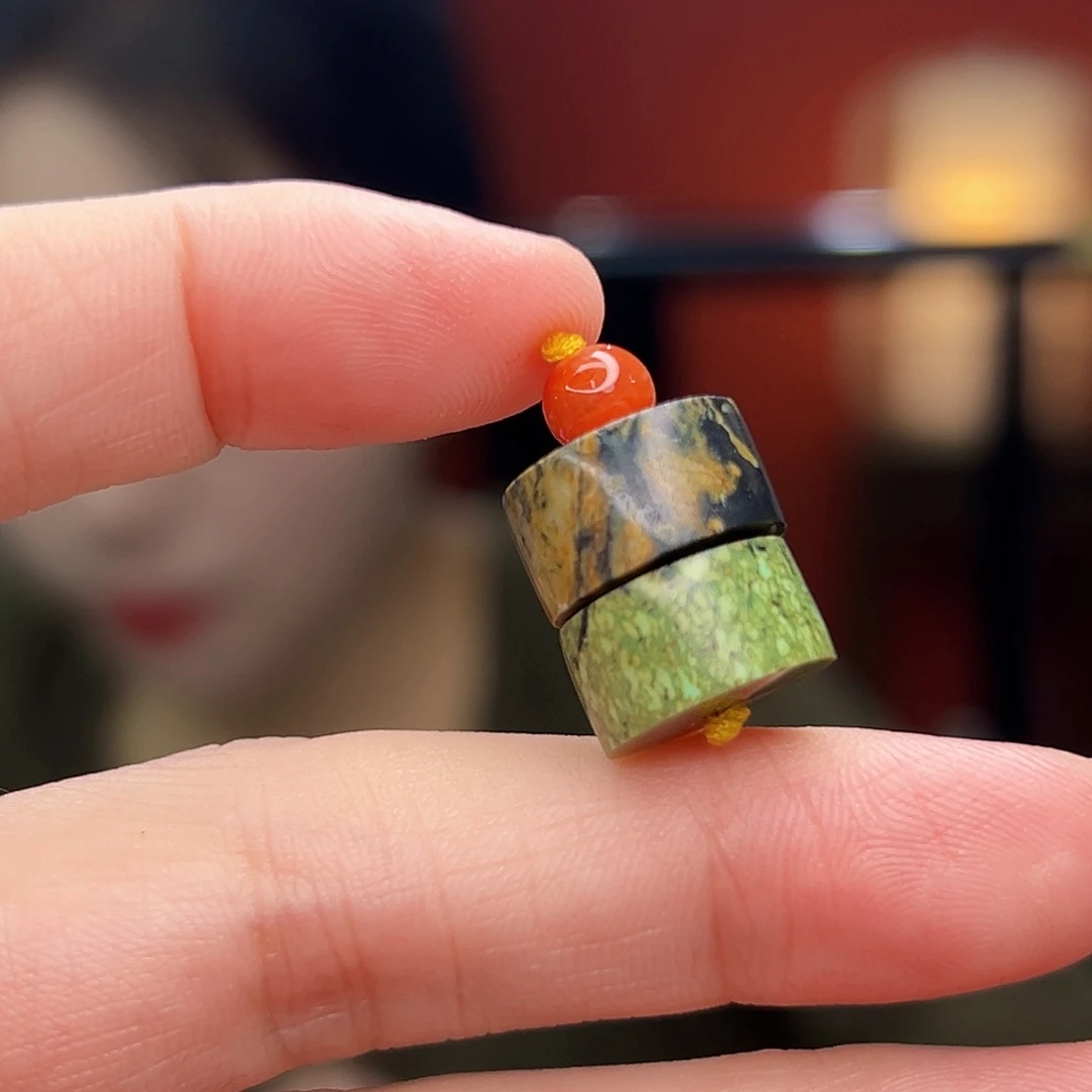 南红玛瑙未镶嵌珠宝奇石