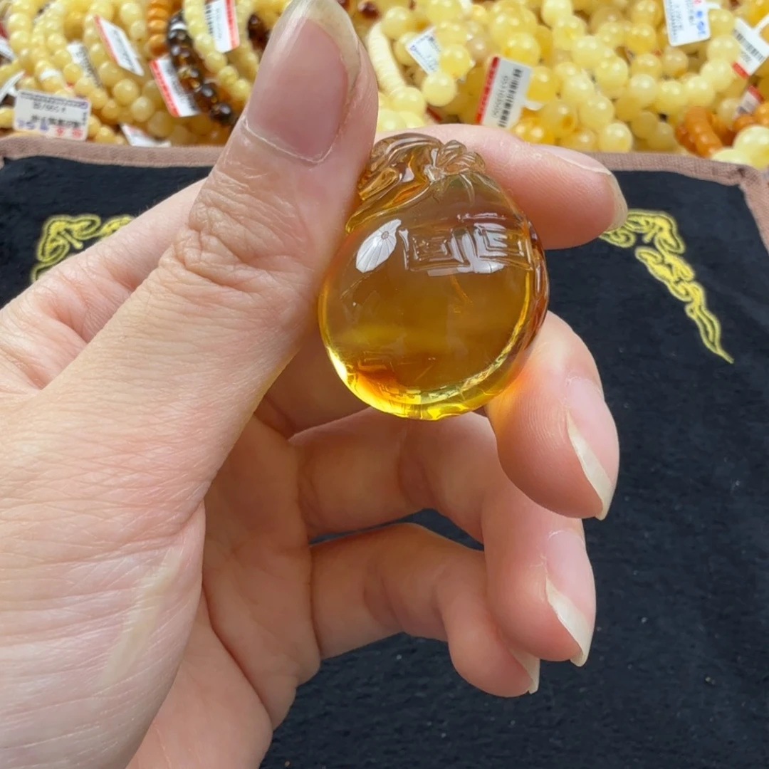 未镶嵌琥珀珠宝奇石
