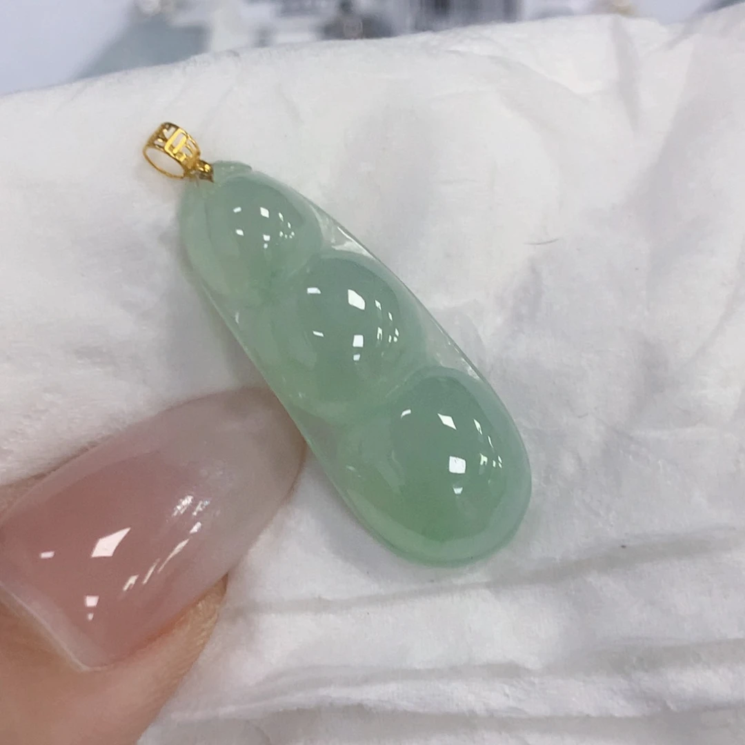 颈饰18K金镶嵌翡翠