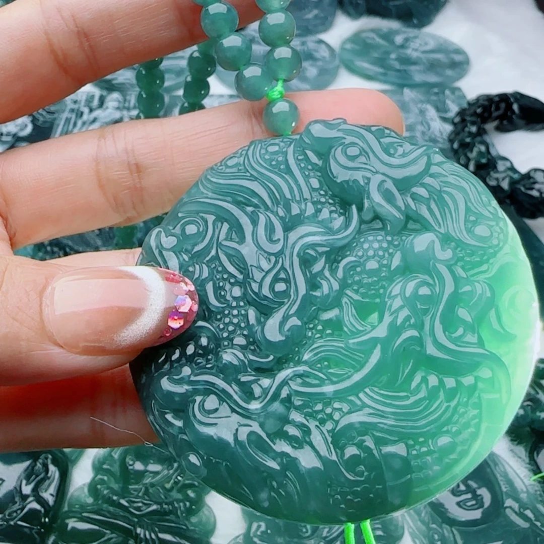 颈饰未镶嵌翡翠多样性发货天然的A货翡翠