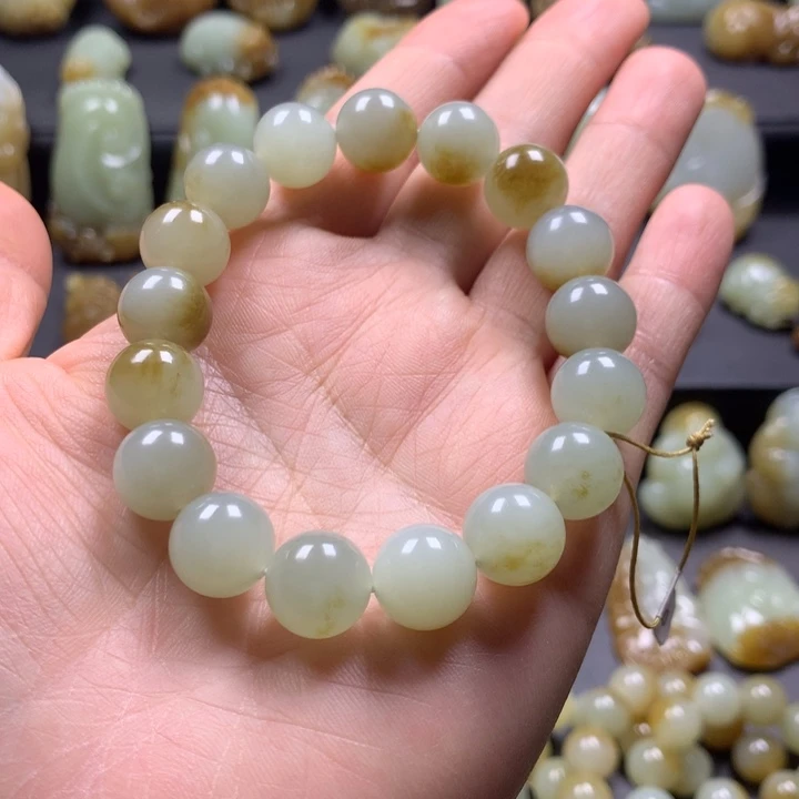 了****和田玉（糖玉）未镶嵌手串