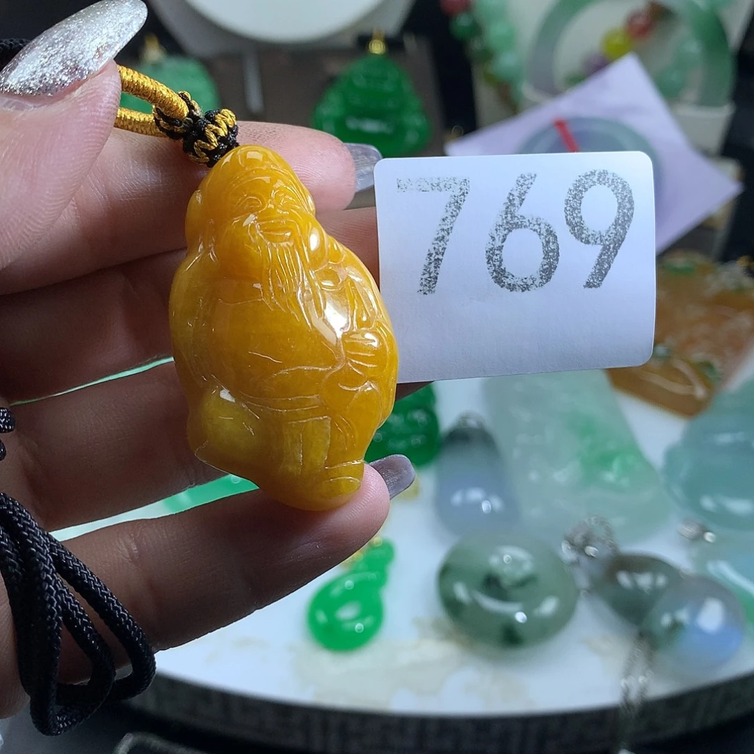 翡翠未镶嵌吊坠(赠链)