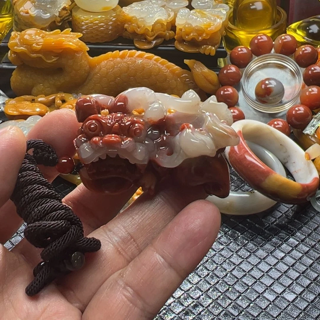 石英质玉未镶嵌颈饰