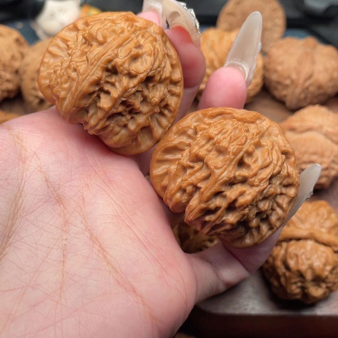 文玩核桃把件全品，延庆三角白43，克重49