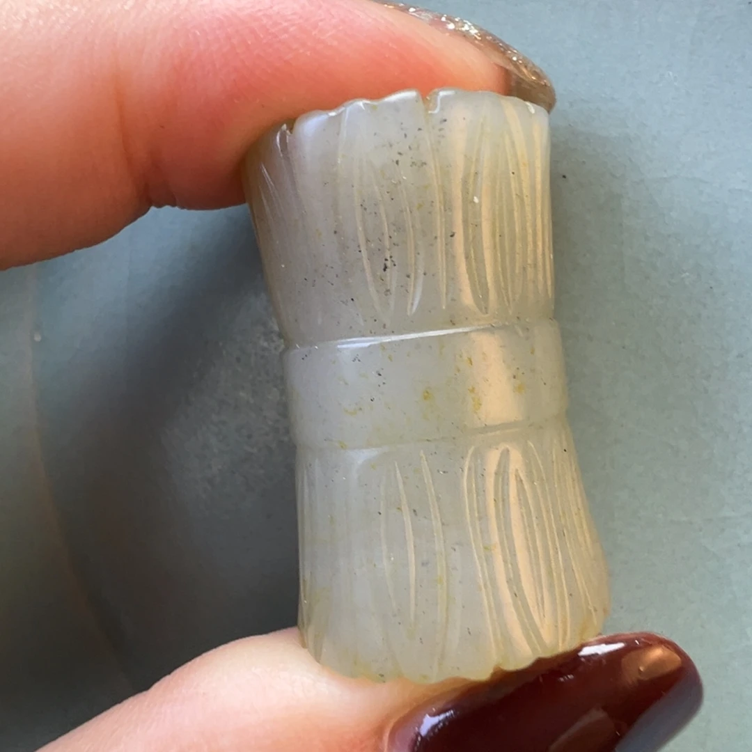z***辉瓷片瓷器工艺品等艺术品