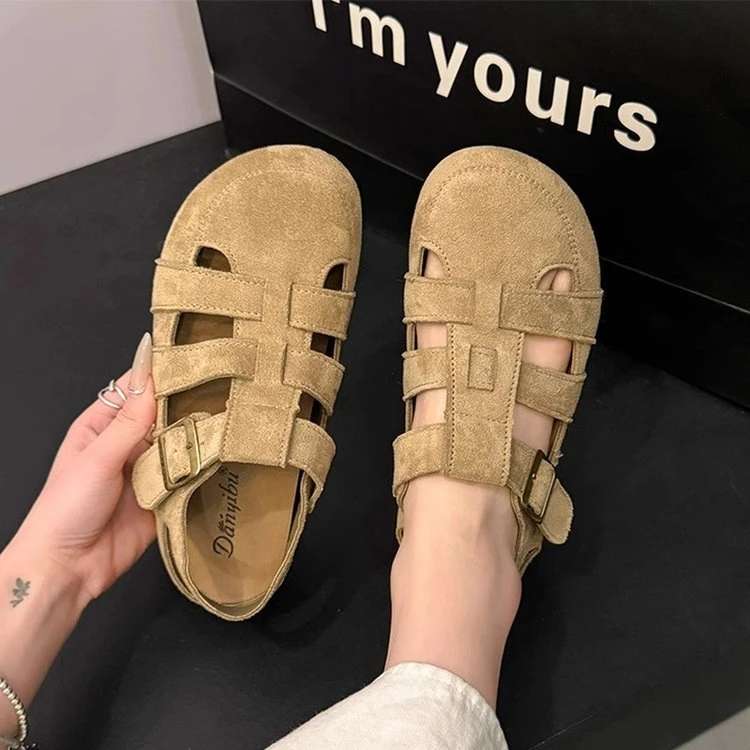 洞洞鞋为你量身定制，舒适从此相伴。橡胶松糕底低跟(小于3