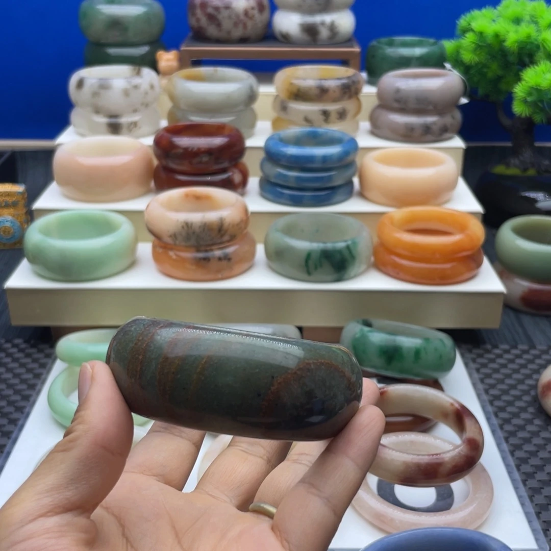 石英质玉未镶嵌手镯