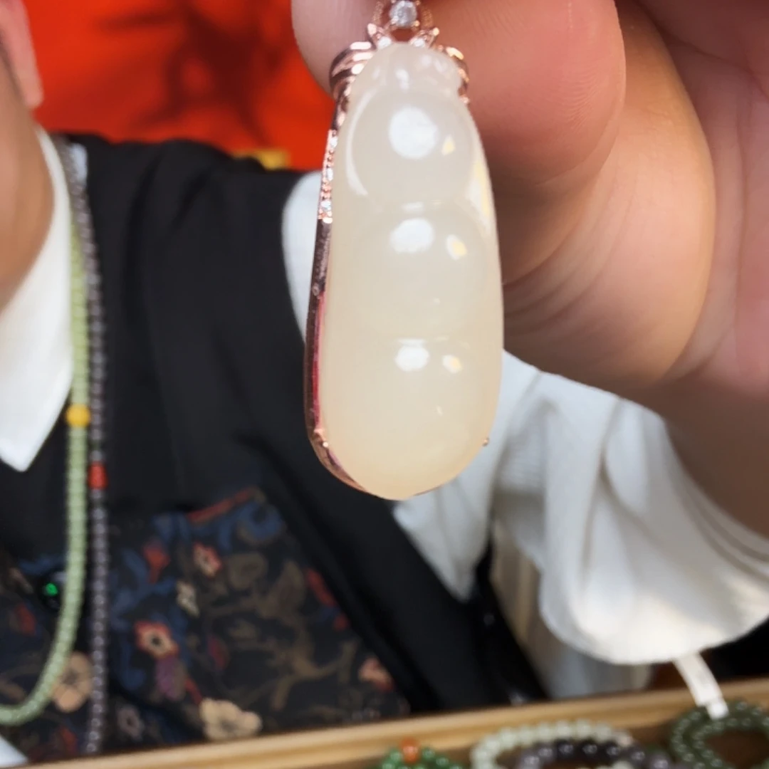 和田玉（糖玉）未镶嵌颈饰