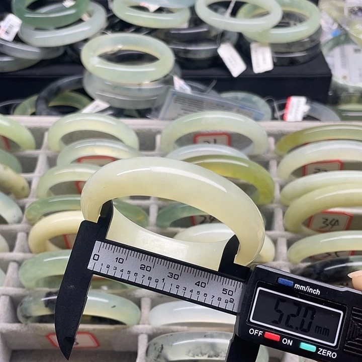 蛇纹石玉未镶嵌手镯18