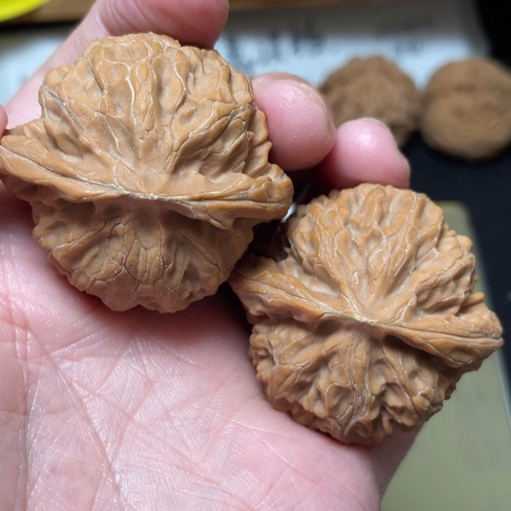 文玩核桃把件宫灯