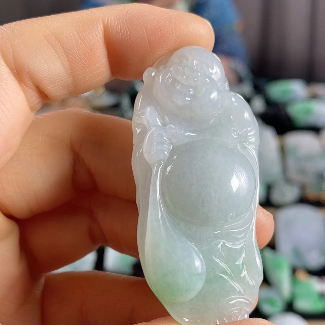 翡翠未镶嵌颈饰站佛