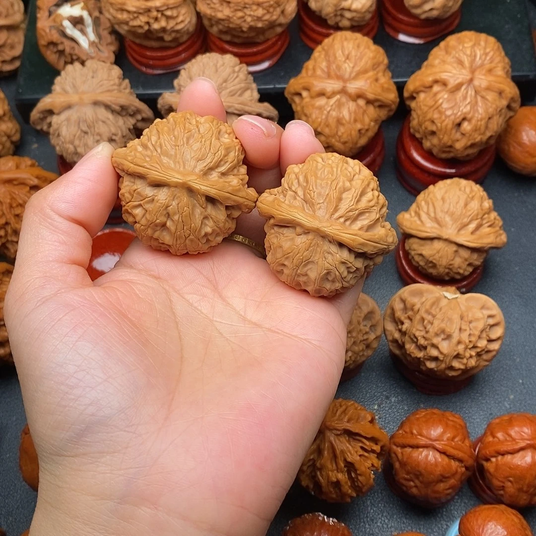 悟***。文玩核桃把件宫灯