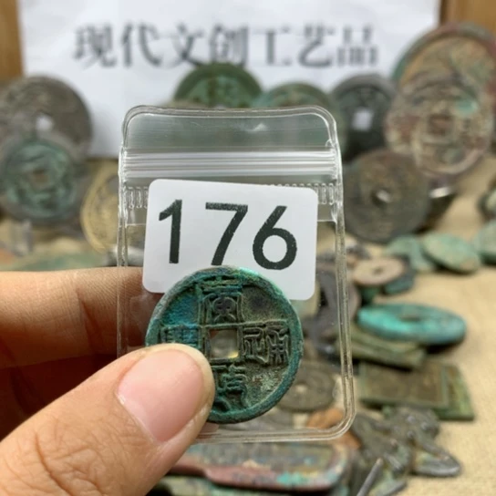 铜福****珍现代文创工艺品