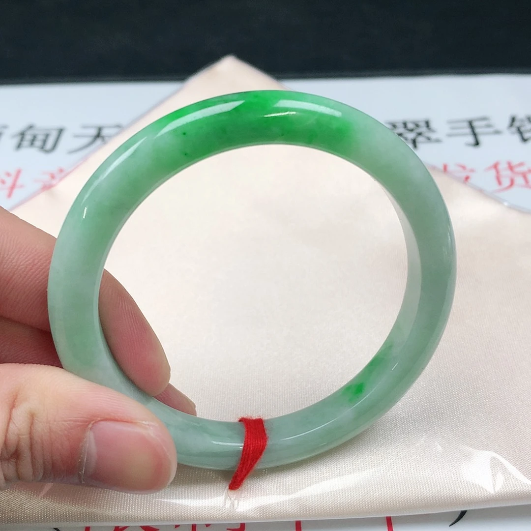 翡翠手镯未镶嵌圈56