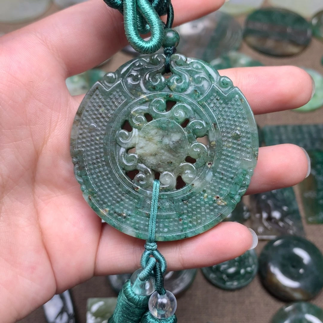 独山玉未镶嵌颈饰