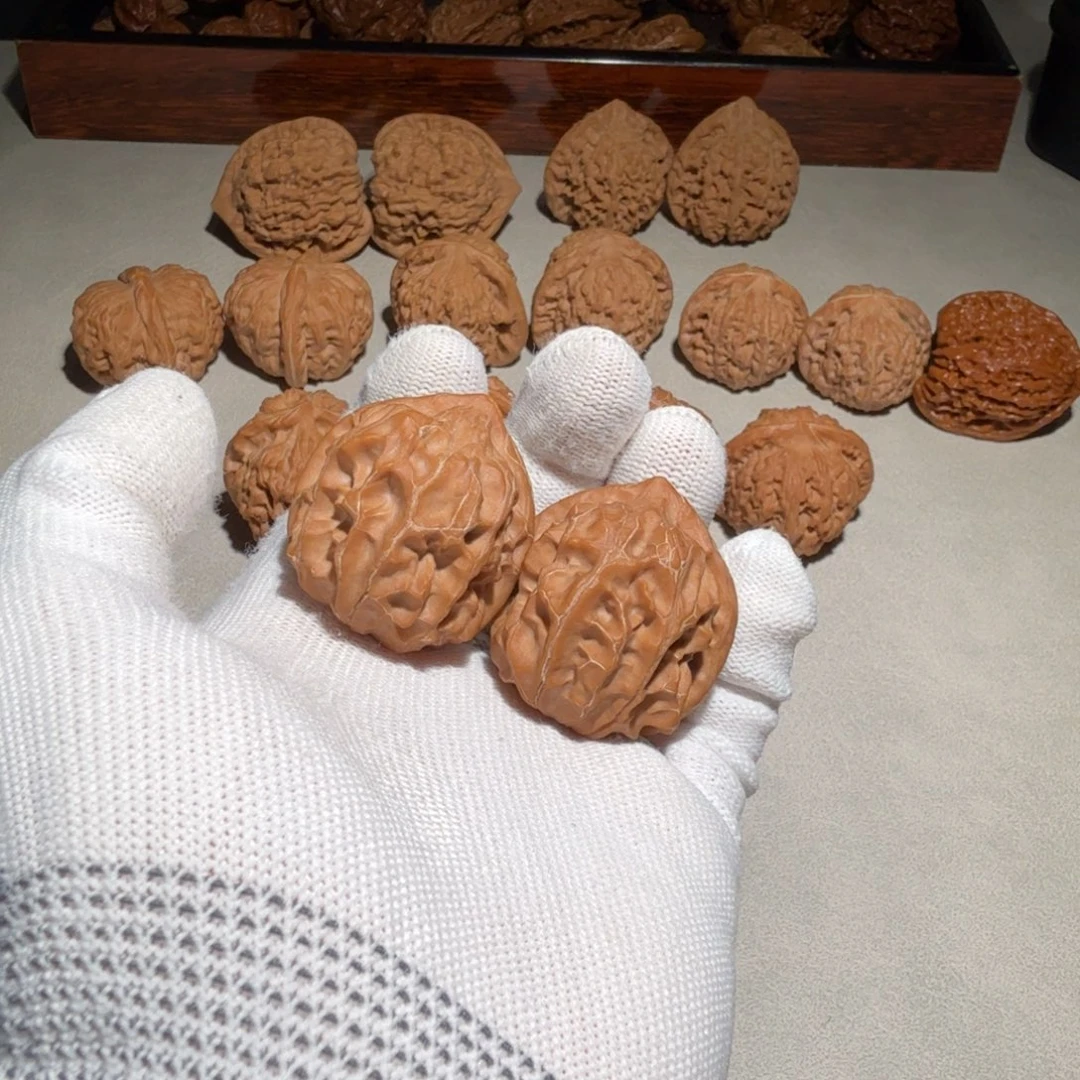 流***c文玩核桃吊坠方尊