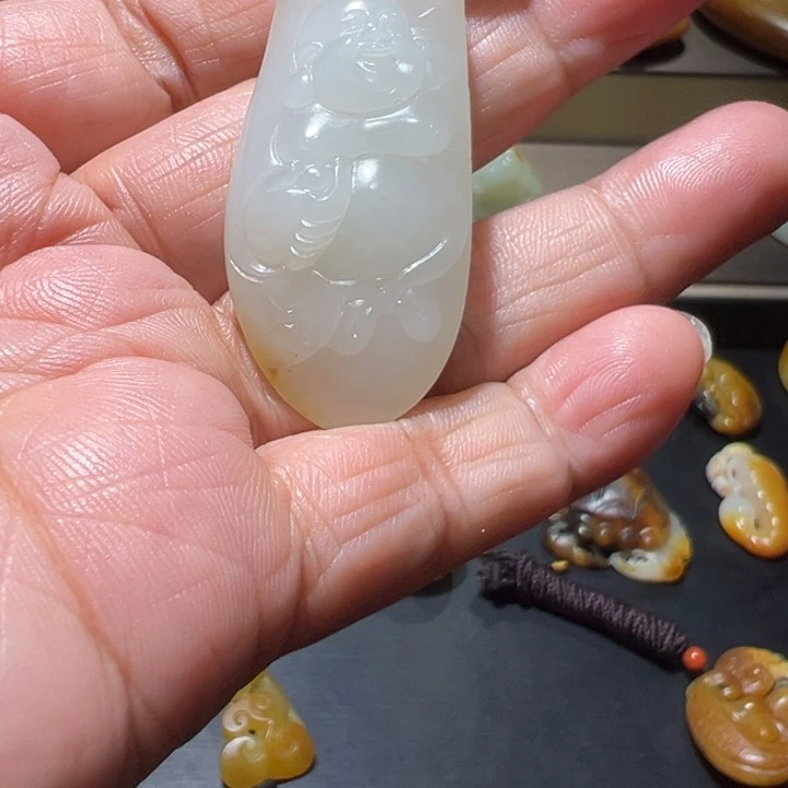 通***和田玉未镶嵌颈饰