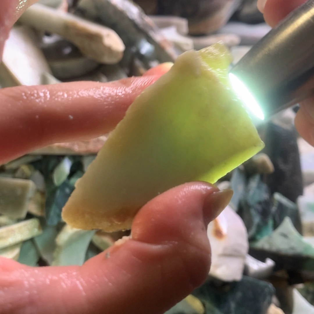 翡翠颈饰未镶嵌缅甸翡翠