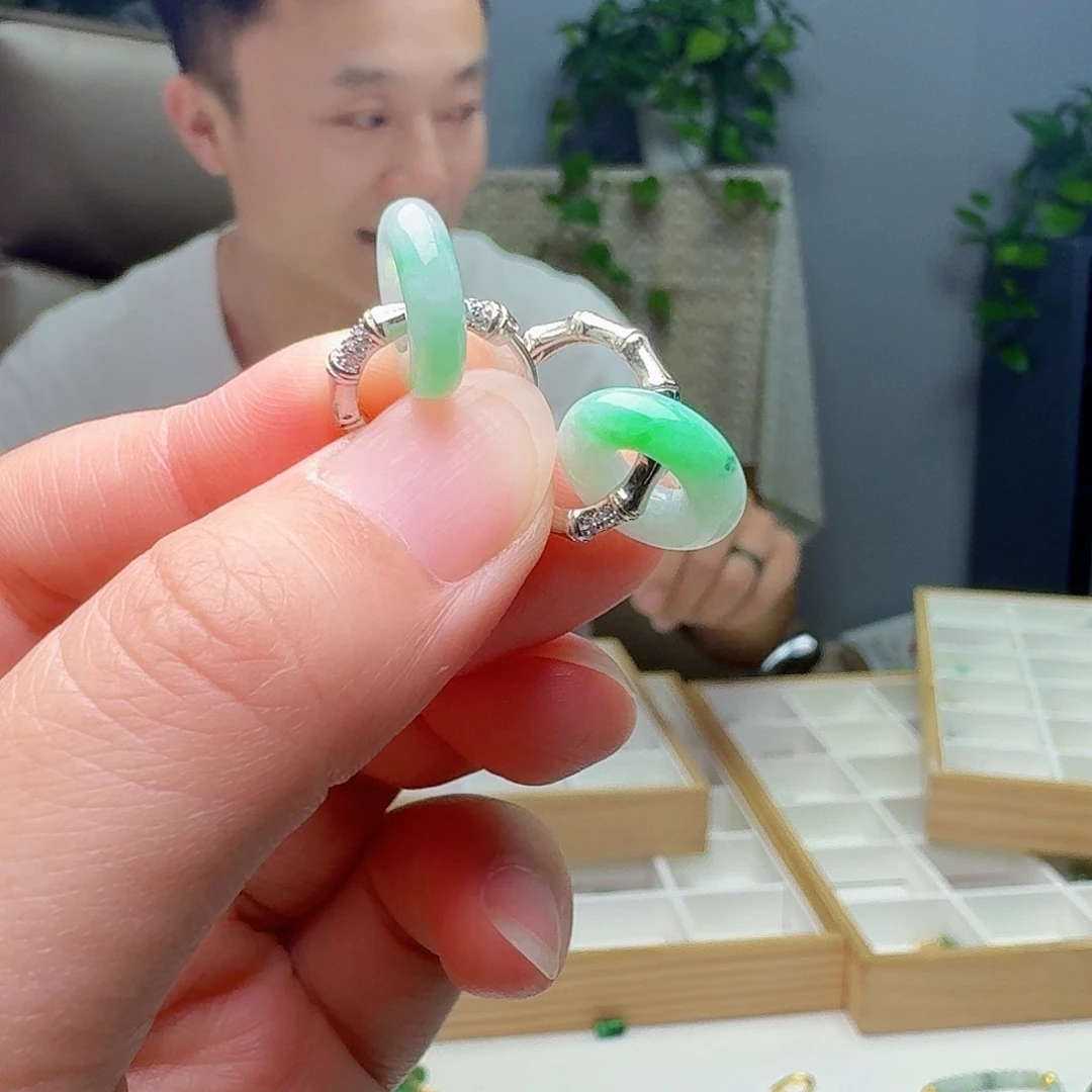 翡翠银S925镶嵌耳饰天然