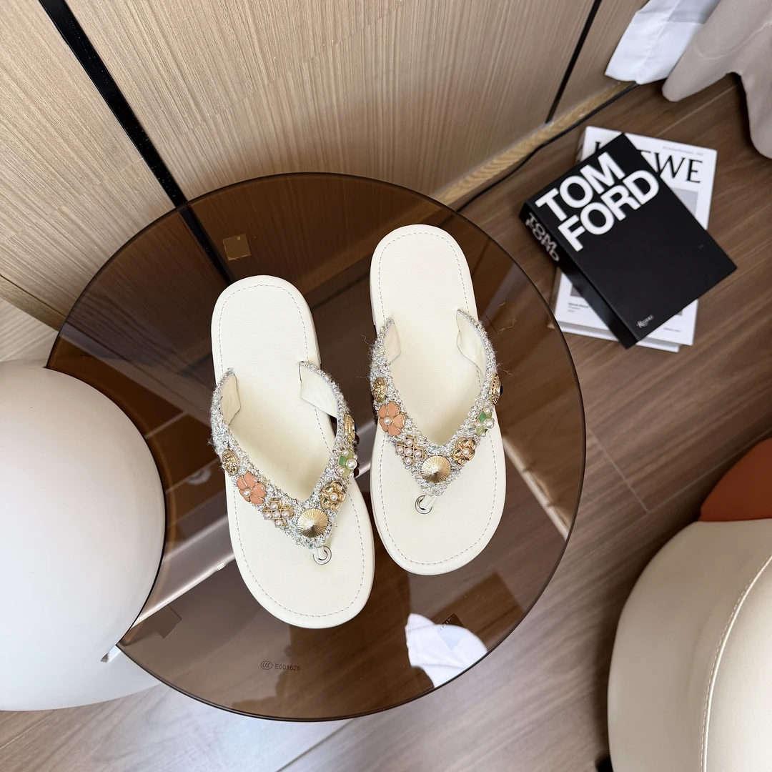 AMOAF小香新款人字拖珍珠镶嵌重工款夹趾拖鞋AF25-6822