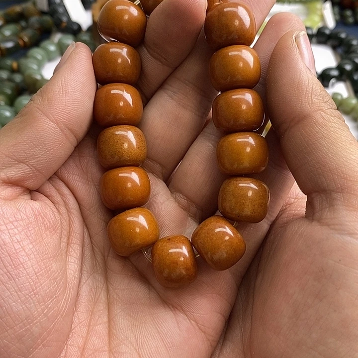 未镶嵌透闪石质玉珠宝奇石