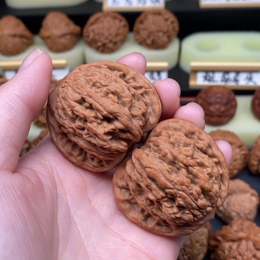 【闪购商品】文玩核桃吊坠寂***猪虎头