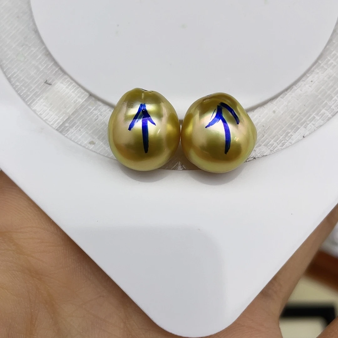 諸***諸未镶嵌耳饰海水珍珠