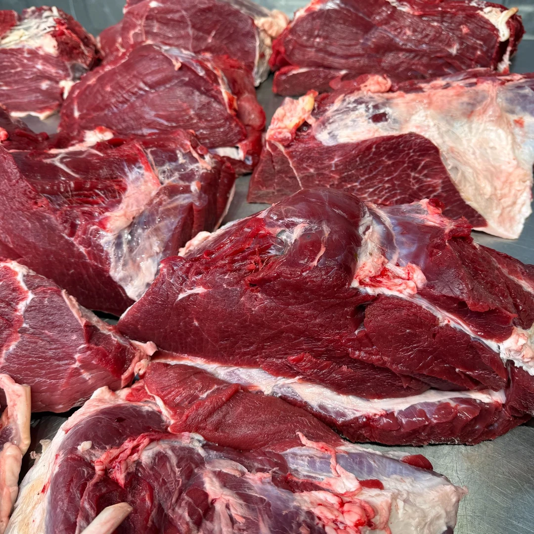 谷饲300天西门塔尔 牛腿肉 瘦牛肉 大块嫩牛肉