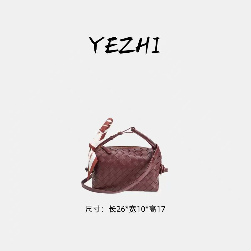【高货系列】2025年新款手工编织个性小方包Y8991红色
