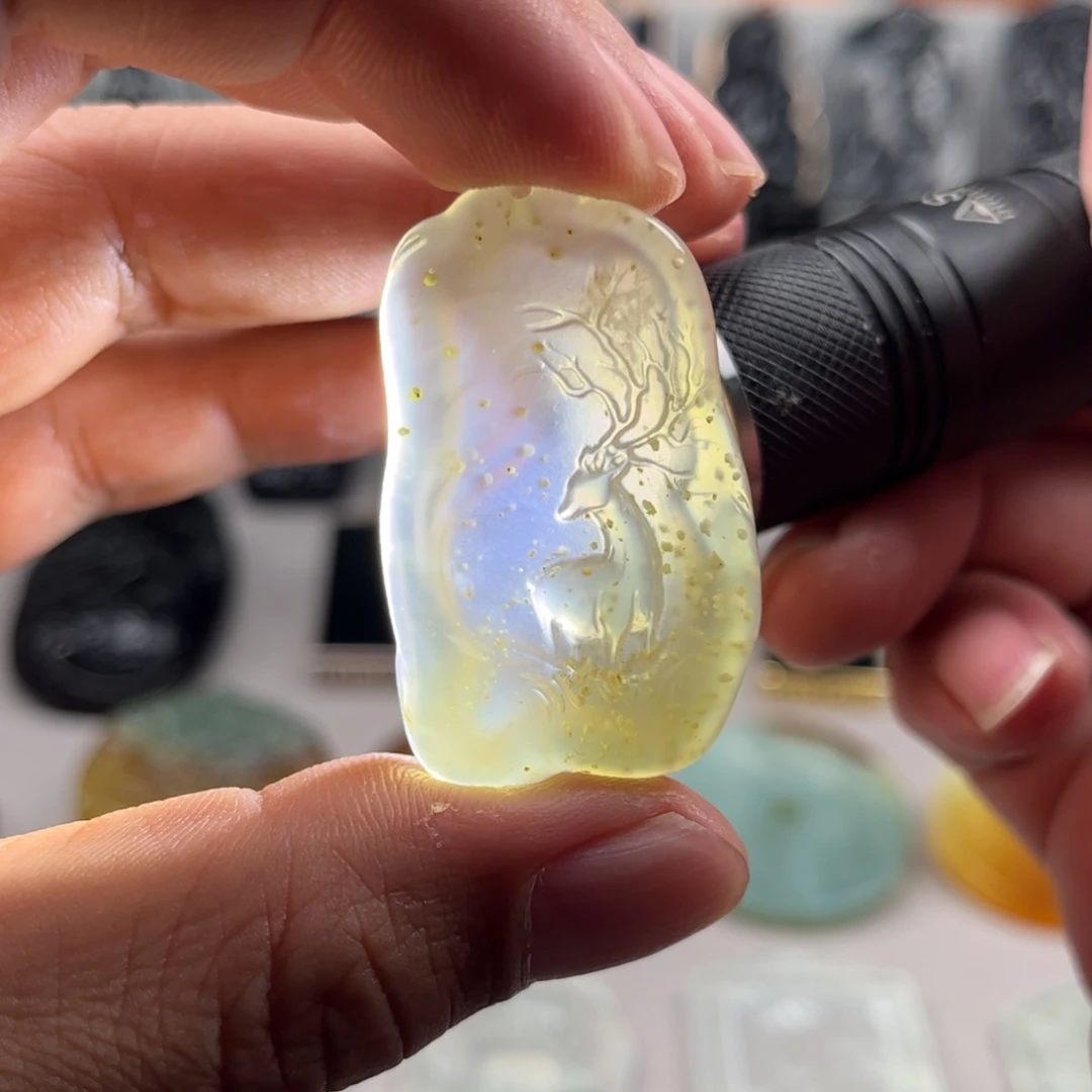 蛇纹石玉未镶嵌颈饰